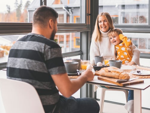 Inglasade balkonger från Balco ger ökad trivsel. Välkommen till Brf Galaxen i Växjö.
