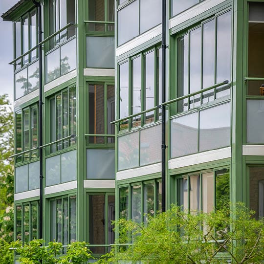 Brf Notarien i Trelleborg med inglasade balkonger från Balco