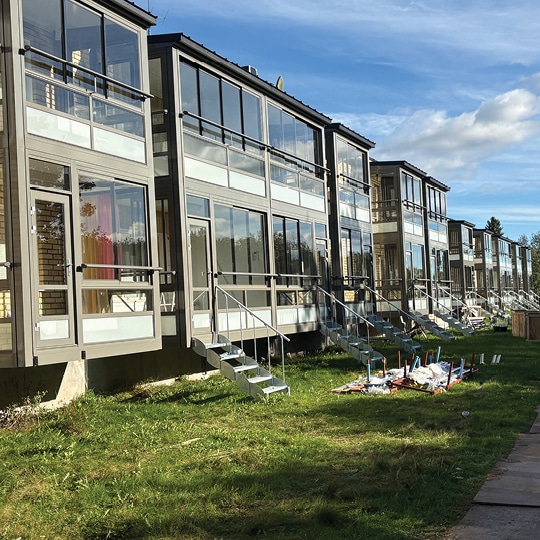 Brf Bergsbygårdar i Skellefteå med nya moderna och energieffektiva balkonger från Balco.