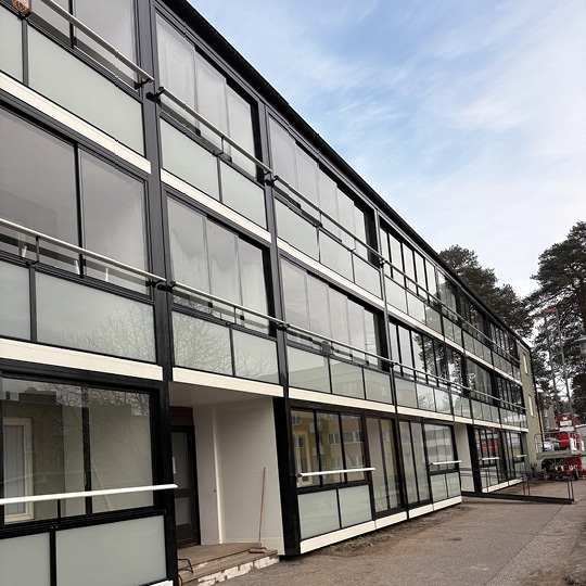 Balco genomför en Balkongrenovering med klimatvägg för Brf Kalixhus nr 4 i Kalix